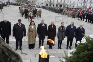 Kielce. Święto Niepodległości. Uroczystości na Placu Wolności - Radio Kielce