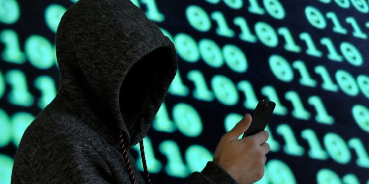 Siedem osób z zarzutami za kilkaset fałszywych alarmów bombowych - Radio Kielce Siedem osób z zarzutami za kilkaset fałszywych alarmów bombowych