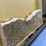 Funkcjonariusze Krajowej Administracji Skarbowej i Straży Granicznej zlikwidowali nielegalną fabrykę papierosów / Fot. Warmińsko-Mazurski Oddział Straży Granicznej