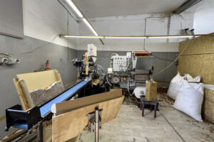 Funkcjonariusze Krajowej Administracji Skarbowej i Straży Granicznej zlikwidowali nielegalną fabrykę papierosów / Fot. Warmińsko-Mazurski Oddział Straży Granicznej