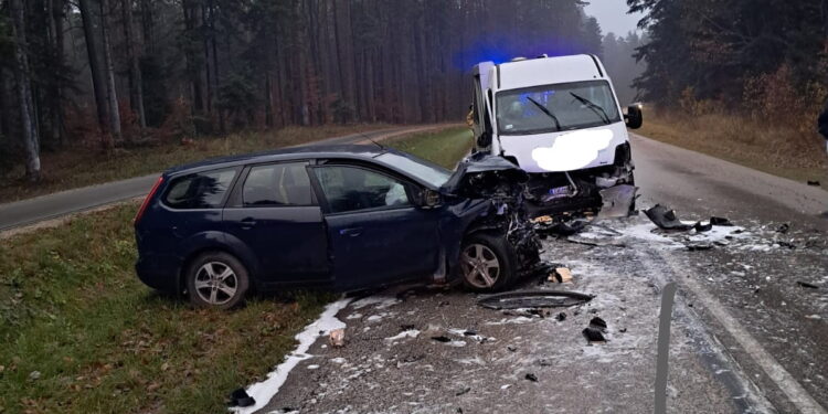 W wypadku pięć osób zostało rannych - Radio Kielce Po wypadku pięć osób rannych