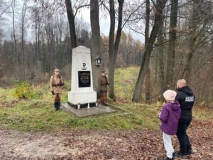Poległych przykrył zielony nalot niepamięci - Radio Kielce Poległych przykrył zielony nalot niepamięci - Radio Kielce