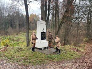 Poległych przykrył zielony nalot niepamięci - Radio Kielce Poległych przykrył zielony nalot niepamięci - Radio Kielce