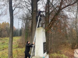 Poległych przykrył zielony nalot niepamięci - Radio Kielce Poległych przykrył zielony nalot niepamięci - Radio Kielce