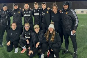 „Megamocni” w Realu Saragossa - Radio Kielce Trenerzy i wolontariusze Fundacji Na Rzecz Promocji Sportu Osób Niepełnosprawnych „Megamocni” z Kielc na stażu w klubie Real Saragossa / źródło: Megamocni