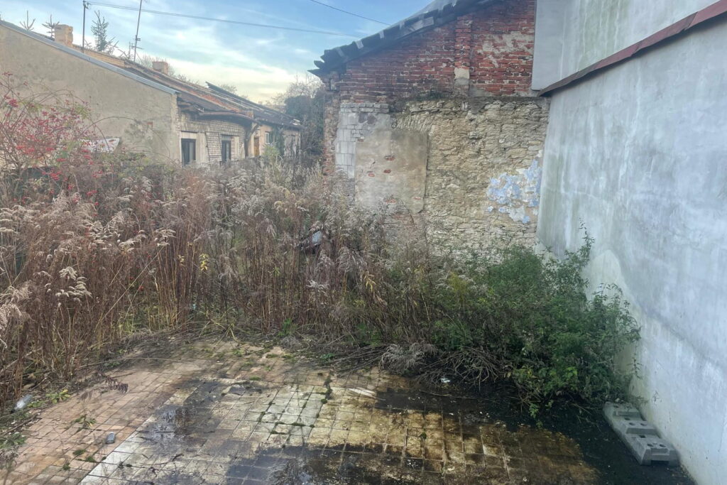 Do tych drzwi zapukał zdrajca! Wiemy kim był - Radio Kielce