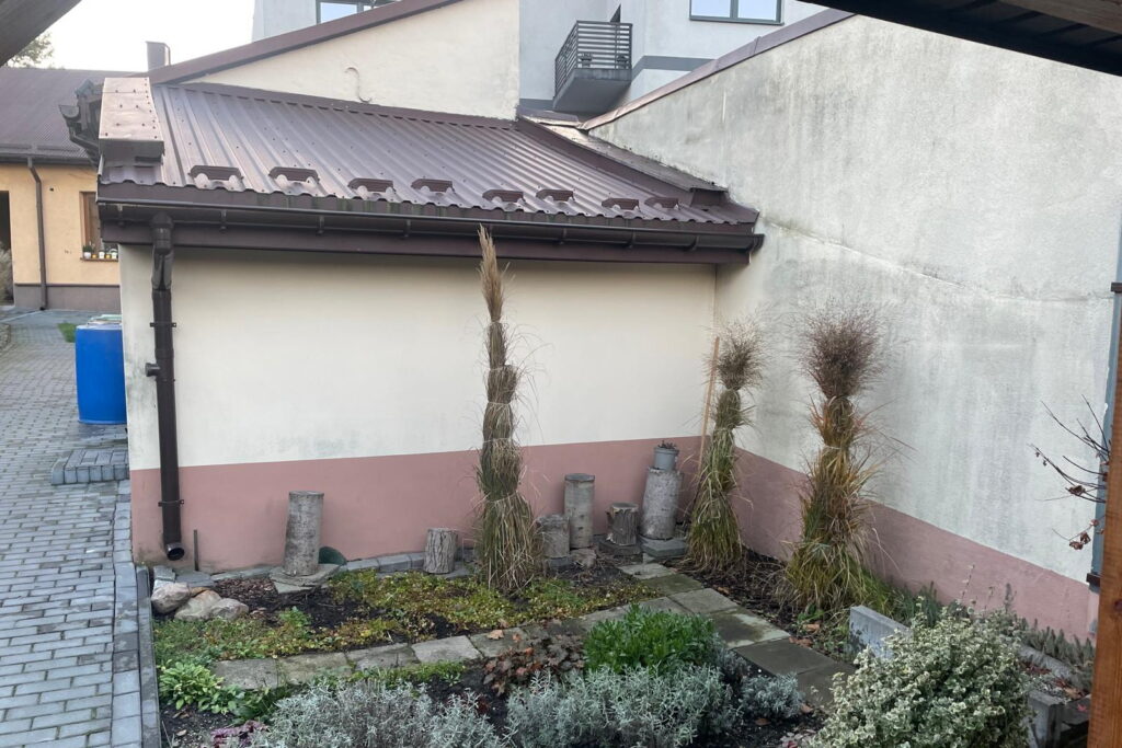 Do tych drzwi zapukał zdrajca! Wiemy kim był - Radio Kielce