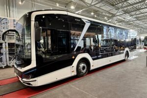 Nowe autobusy elektryczne od grudnia na ulicach Starachowic - Radio Kielce 06.11.2025. Starachowice. Odbiór autobusu elektrycznego / źródło: Marek Materek - Facebook