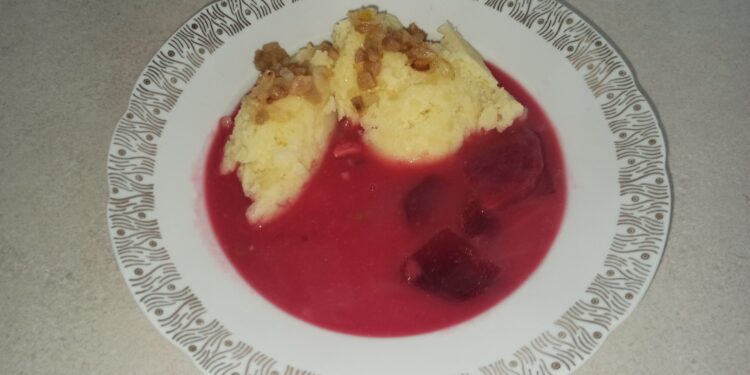 Barszcz czerwony z ziemniakami