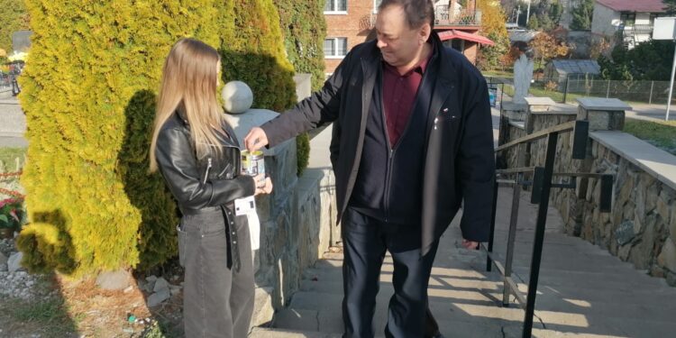 02.11.2025. Skalbmierz. Kwesta / Fot. Marta Gajda-Kruk - Radio Kielce