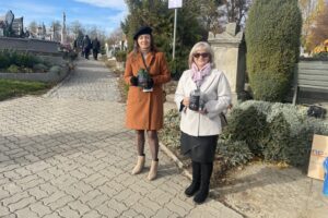 Dbanie o stare groby, to nasz obowiązek - Radio Kielce 01.11.2025. Opatów. Wszystkich Świętych. Kwesta / Fot. Grażyna Szlęzak-Wójcik - Radio Kielce