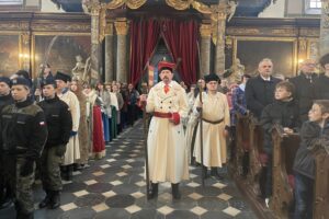 11.11.2025. Sandomierz. Święto Niepodległości. Msza święta w intencji ojczyzny w bazylice katedralnej / Fot. Grażyna Szlęzak-Wójcik – Radio Kielce