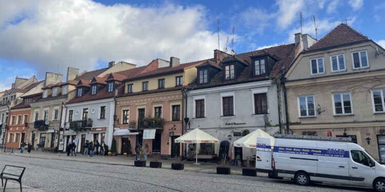 Będzie kolejna rewitalizacja na sandomierskiej starówce - Radio Kielce 18.11.2025. Sandomierz. Starówka, Rynek / Fot. Grażyna Szlęzak-Wójcik - Radio Kielce