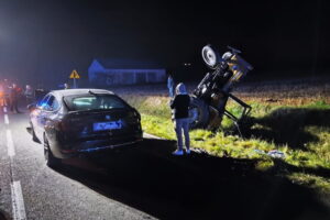 Zderzenie ciągnika i osobowego auta. Ranny traktorzysta - Radio Kielce Zderzenie ciągnika i osobowego auta. Ranny traktorzysta - Radio Kielce