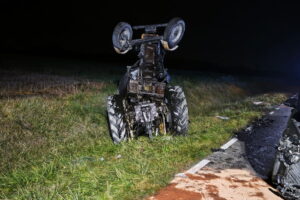 Zderzenie ciągnika i osobowego auta. Ranny traktorzysta - Radio Kielce Zderzenie ciągnika i osobowego auta. Ranny traktorzysta - Radio Kielce