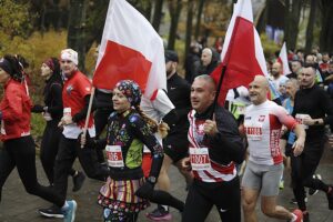 Setki osób pobiegło w Kielcach dla Niepodległej - Radio Kielce 09.11.2025. Kielce. Bieg Niepodległości / Fot. Jarosław Kubalski - Radio Kielce