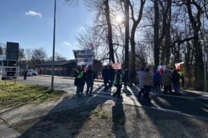 18.11.2025. Janowice. Protest mieszkańców / Fot. Marcin Marszałek - Radio Kielce