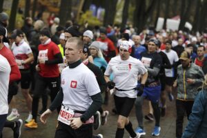 Setki osób pobiegło w Kielcach dla Niepodległej - Radio Kielce 09.11.2025. Kielce. Bieg Niepodległości / Fot. Jarosław Kubalski - Radio Kielce