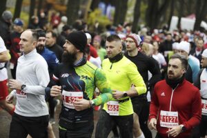 Setki osób pobiegło w Kielcach dla Niepodległej - Radio Kielce 09.11.2025. Kielce. Bieg Niepodległości / Fot. Jarosław Kubalski - Radio Kielce