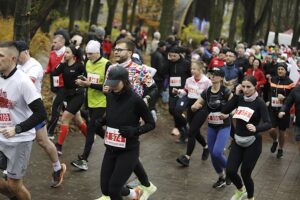 Setki osób pobiegło w Kielcach dla Niepodległej - Radio Kielce 09.11.2025. Kielce. Bieg Niepodległości / Fot. Jarosław Kubalski - Radio Kielce