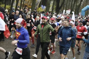 Setki osób pobiegło w Kielcach dla Niepodległej - Radio Kielce 09.11.2025. Kielce. Bieg Niepodległości / Fot. Jarosław Kubalski - Radio Kielce