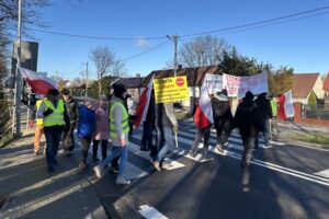 18.11.2025. Janowice. Protest mieszkańców / Fot. Marcin Marszałek - Radio Kielce