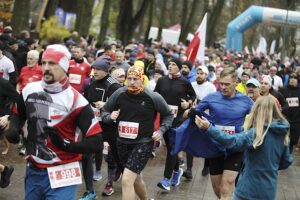 Setki osób pobiegło w Kielcach dla Niepodległej - Radio Kielce 09.11.2025. Kielce. Bieg Niepodległości / Fot. Jarosław Kubalski - Radio Kielce