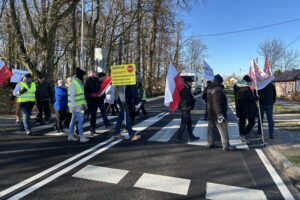 18.11.2025. Janowice. Protest mieszkańców / Fot. Marcin Marszałek - Radio Kielce