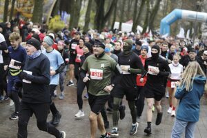 Setki osób pobiegło w Kielcach dla Niepodległej - Radio Kielce 09.11.2025. Kielce. Bieg Niepodległości / Fot. Jarosław Kubalski - Radio Kielce