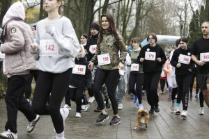Setki osób pobiegło w Kielcach dla Niepodległej - Radio Kielce 09.11.2025. Kielce. Bieg Niepodległości / Fot. Jarosław Kubalski - Radio Kielce