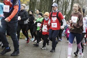 Setki osób pobiegło w Kielcach dla Niepodległej - Radio Kielce 09.11.2025. Kielce. Bieg Niepodległości / Fot. Jarosław Kubalski - Radio Kielce