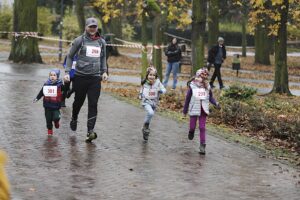 Setki osób pobiegło w Kielcach dla Niepodległej - Radio Kielce 09.11.2025. Kielce. Bieg Niepodległości / Fot. Jarosław Kubalski - Radio Kielce