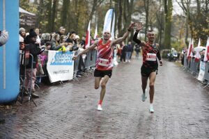 Setki osób pobiegło w Kielcach dla Niepodległej - Radio Kielce 09.11.2025. Kielce. Bieg Niepodległości / Fot. Jarosław Kubalski - Radio Kielce