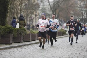 Setki osób pobiegło w Kielcach dla Niepodległej - Radio Kielce 09.11.2025. Kielce. Bieg Niepodległości / Fot. Jarosław Kubalski - Radio Kielce