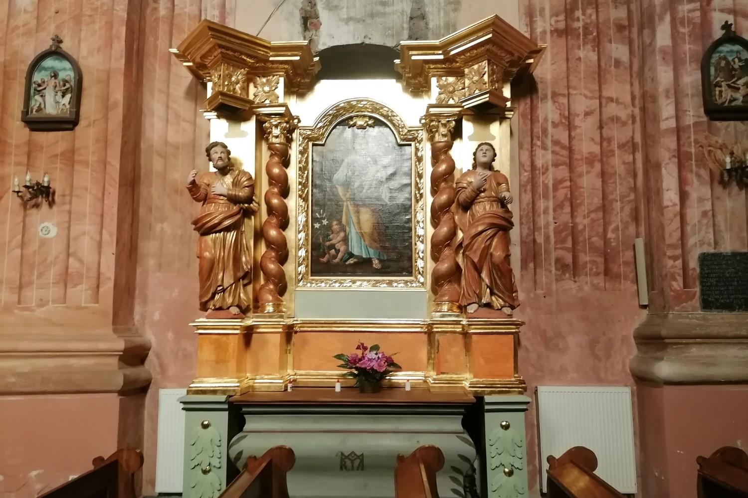 Zabytkowe ołtarze w remoncie