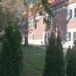 07.11.2025. Wiślica. Dom Długosza i plac wewnetrzny / Fot. Marta Gajda-Kruk - Radio Kielce