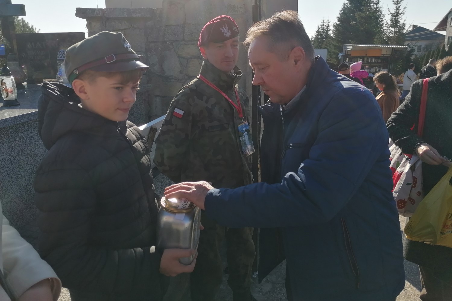 Wolontariusze zachęcają do wsparcia renowacji historycznych grobów