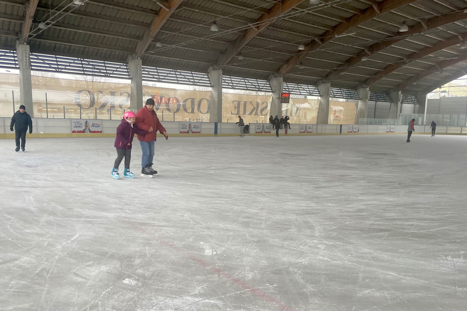 Tafla na skarżyskim lodowisku już gotowa