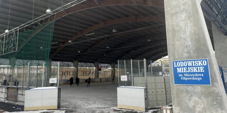 Skarżysko-Kamienna. Lodowisko / Fot. Anna Głąb - Radio Kielce