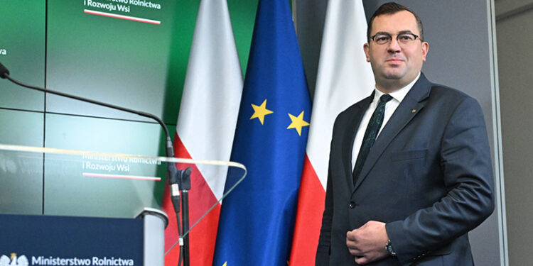 Afera CPK. Minister zawiadamia prokuraturę - Radio Kielce 7.11.2025. Warszawa. Minister rolnictwa i rozwoju wsi Stefan Krajewski podczas konferencji prasowej w siedzibie resortu w Warszawie / Fot. PAP - Radek Pietruszka