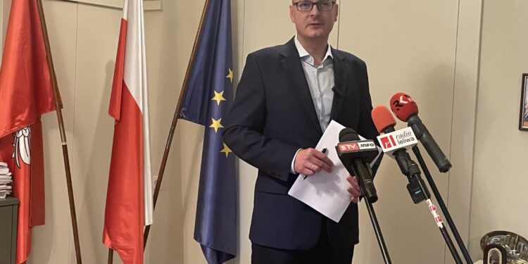 Na zdjęciu: burmistrz Sandomierza Paweł Niedźwiwdź / Fot. Grażyna Szlęzak-Wójcik - Radio Kielce