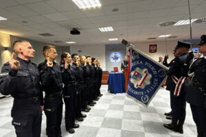 Nowi funkcjonariusze w świętokrzyskiej policji - Radio Kielce Nowi funkcjonariusze w świętokrzyskiej policji
