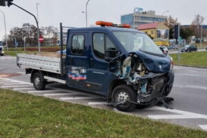 Groźna kolizja na ruchliwym skrzyżowaniu - Radio Kielce