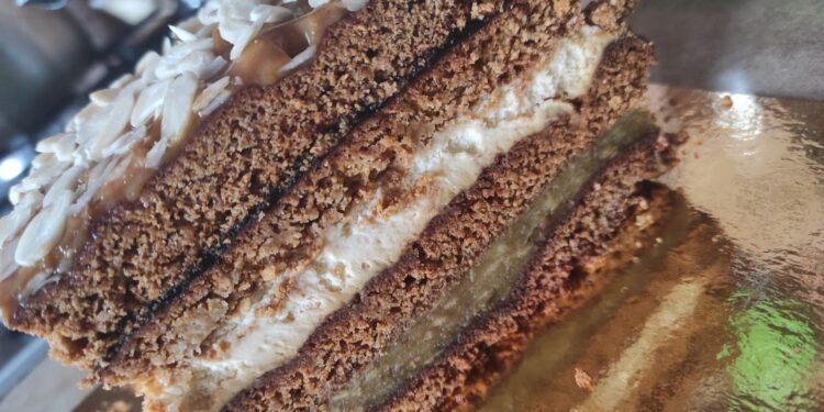 Pyszny placek miodowy na dobry humor - Radio Kielce Pyszny placek miodowy na dobry humor