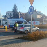 06.11.2025. Kielce. Skrzyżowanie ulic Domaszowskiej i Wiejskiej. Potrącenie pieszej / Fot. Mateusz Jaros / Wypadki i Zagrożenia Drogowe Kielce i Okolice - Facebook