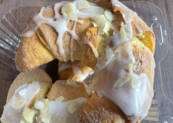 Pyszne rogale świętomarcińskie wypiekali uczniowie sandomierskich szkół - Radio Kielce 06.11.2025. Sandomierz. Zespół Szkół Gastronomicznych i Hotelarskich w Sandomierzu. Rogale świętomarcińskie przygotowane przez uczniów / Fot. Grażyna Szlęzak - Wójcik - Radio Kielce