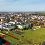 Starachowice. Szkoła Podstawowa numer 11 i teren, na którym powstanie orlik / Fot. Facebook Marek Materek