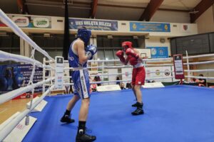 Młodzi pięściarze rywalizowali w Bilczy - Radio Kielce 16.11.2025. Bilcza. III Międzywojewódzki Turniej Bokserski „Olimpijskie Nadzieje” im. Mariana Trelińskiego / Fot. Maciej Makuła - Radio Kielce