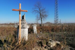 W Gorysławicach porządkują historię z XV wieku - Radio Kielce