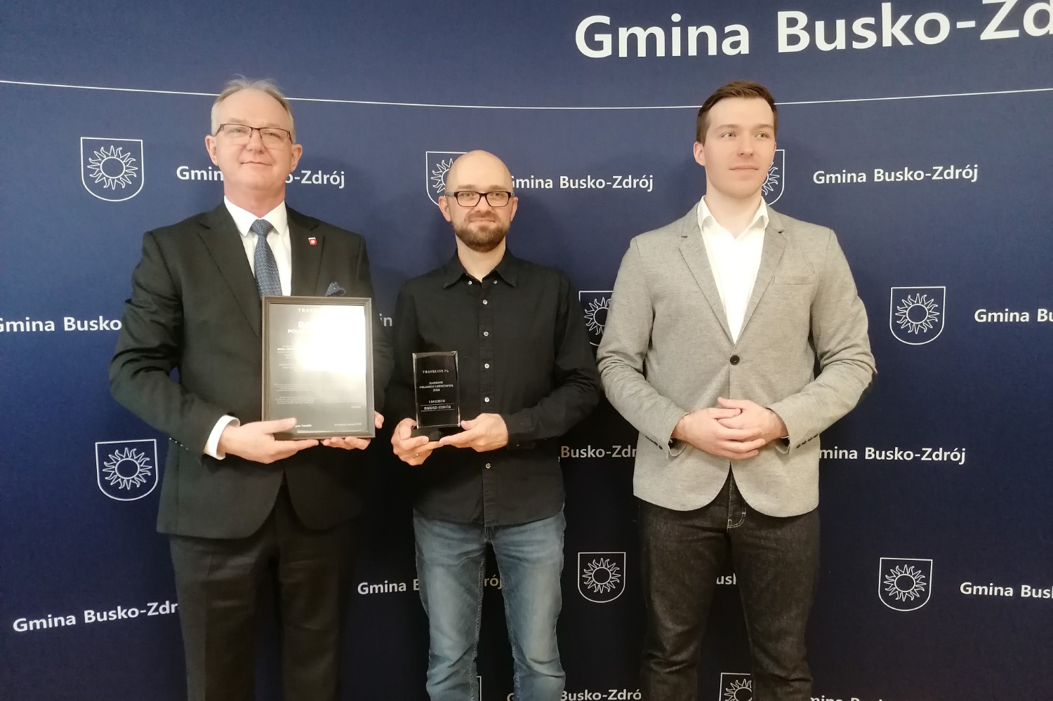 13.11.2025. Busko-Zdrój. Nagroda od magazynu Travelist / Fot. Marta Gajda-Kruk - Radio Kielce